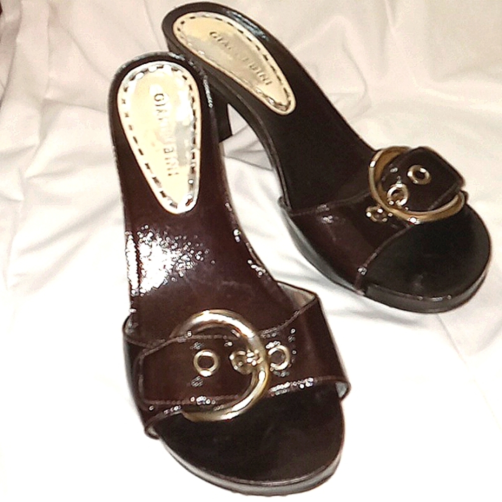 Gianni Bini Brown Leather open back low heels sz 8